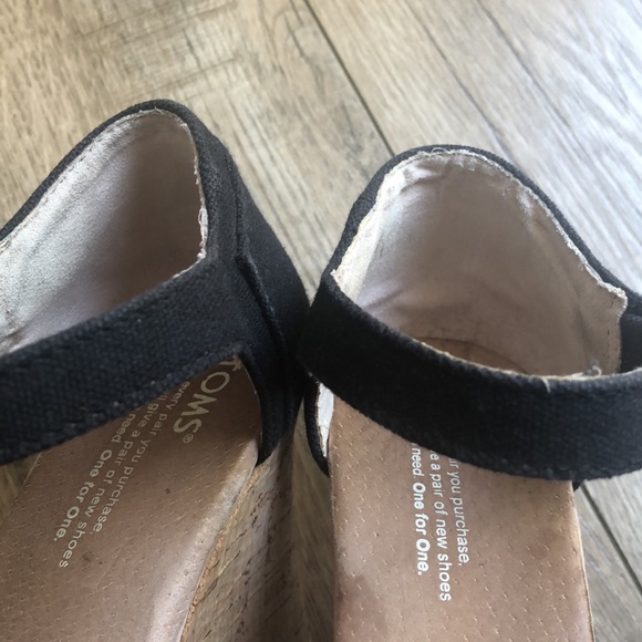 Toms Canvas Strappy Wedge Sandals Black Size 8 - Picture 8 of 10